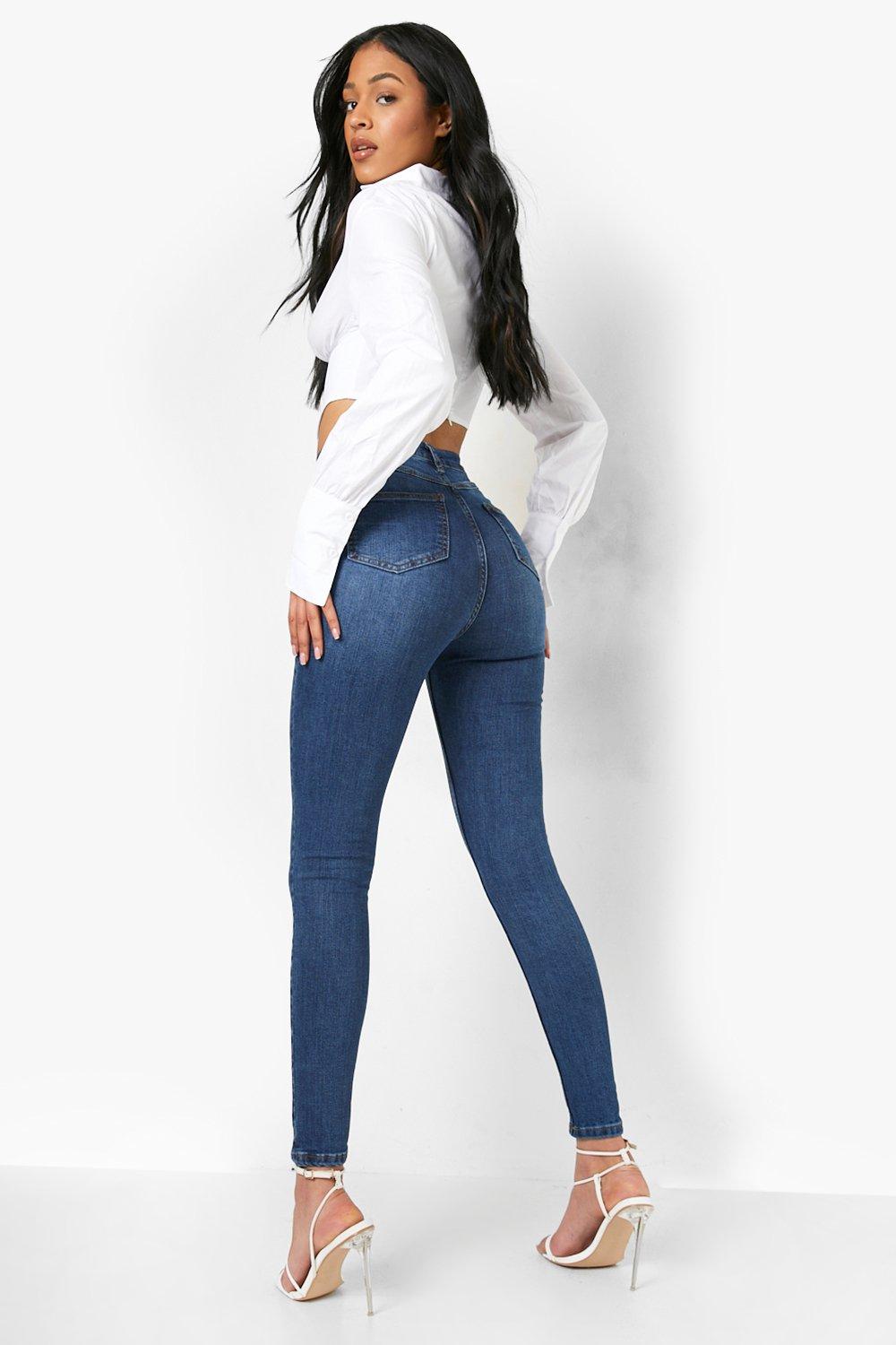 Tall Butt Shaper Skinny Jeans mit mittelhohem Bund boohoo DE